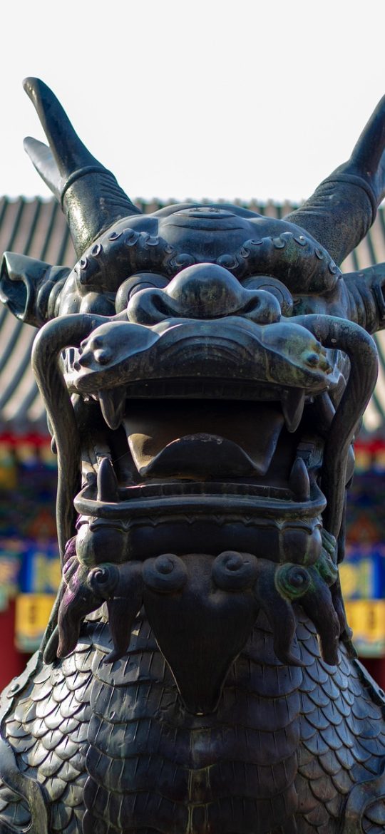 空挡接龙 App 区域说明弹层截图，用浅紫底标注出牌列与空格位置，配简短文字解释翻牌条件